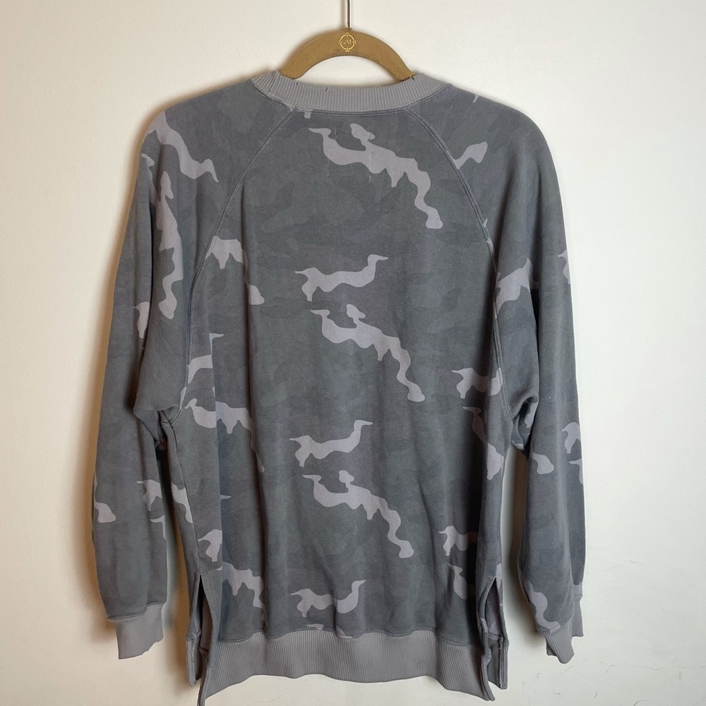 American Eagle Camo Print Soft Oversized Crewneck Size XS - Picture 9 of 9